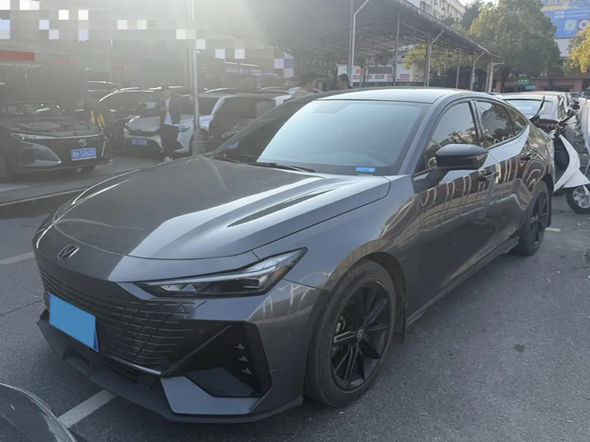 2022 ChangAn UNI-V 1.5T 188HP L4 7DCT,autocango,china used car exporter,china ev exporter,chinese used car exporter,chinese used ev exporter