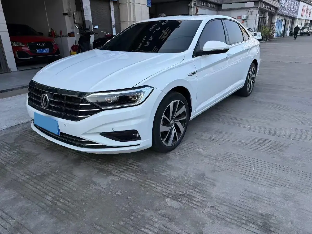 2022 Volkswagen Sagitar 1.4T 150HP L4 7DCT