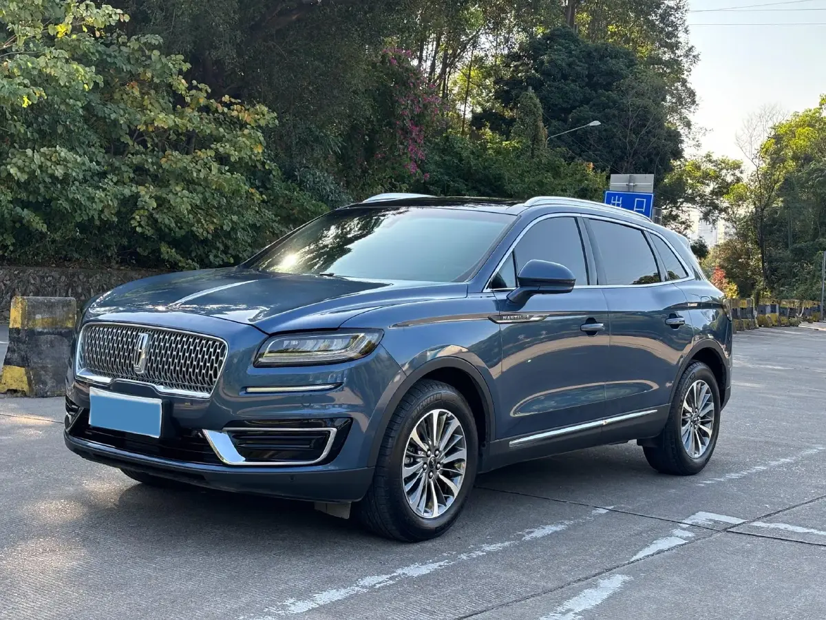 2019 Lincoln Nautilus 2.0T 224HP L4 8AT
