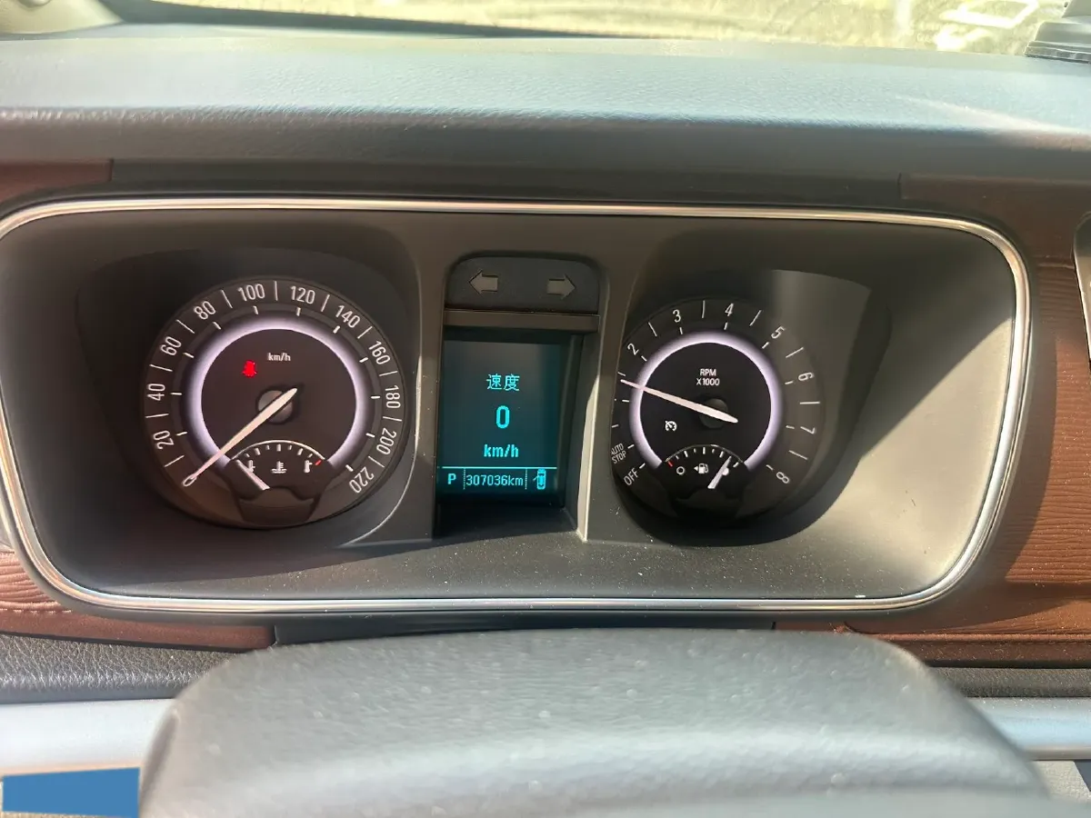 2018 Buick GL8 2.0T 260HP L4 6AT,autocango,china used car exporter,china ev exporter,chinese used car exporter,chinese used ev exporter