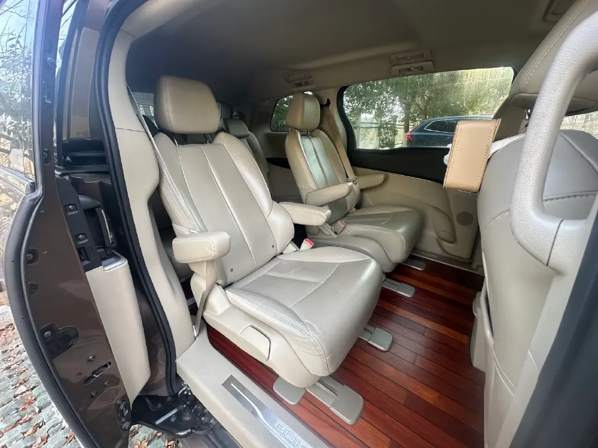 2018 Buick GL8 2.0T 260HP L4 6AT,autocango,china used car exporter,china ev exporter,chinese used car exporter,chinese used ev exporter