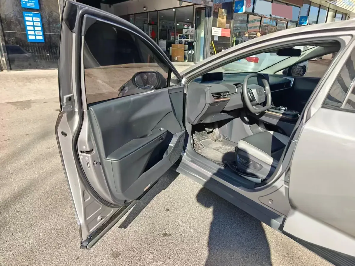 2023 Toyota bZ3 BEV 49.92KWH,autocango,china used car exporter,china ev exporter,chinese used car exporter,chinese used ev exporter