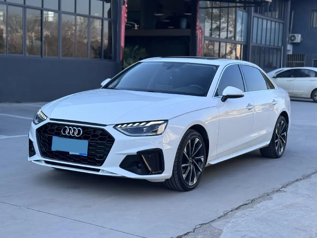 2022 Audi A4L 2.0T 190HP L4 7DCT