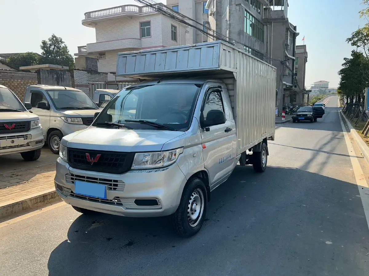 2018 WuLing RongGuang New Truck 1.5L 107HP L4 5MT