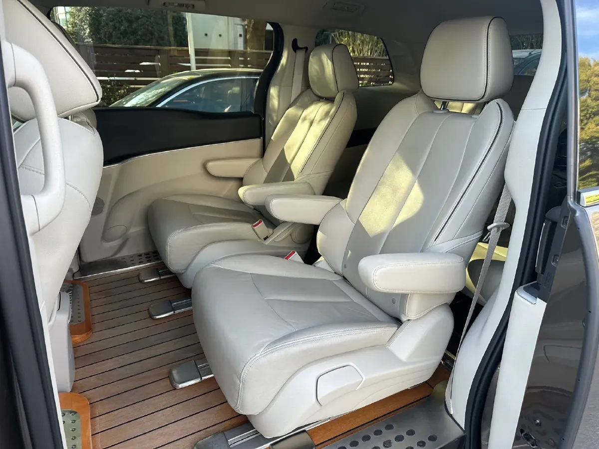 2020 Buick GL8 2.0T 237HP L4 9AT,autocango,china used car exporter,china ev exporter,chinese used car exporter,chinese used ev exporter