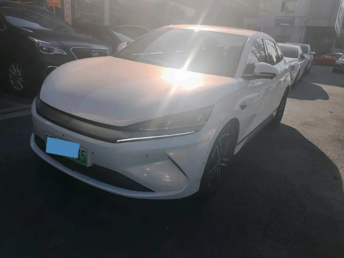 2025 BYD QinL BEV