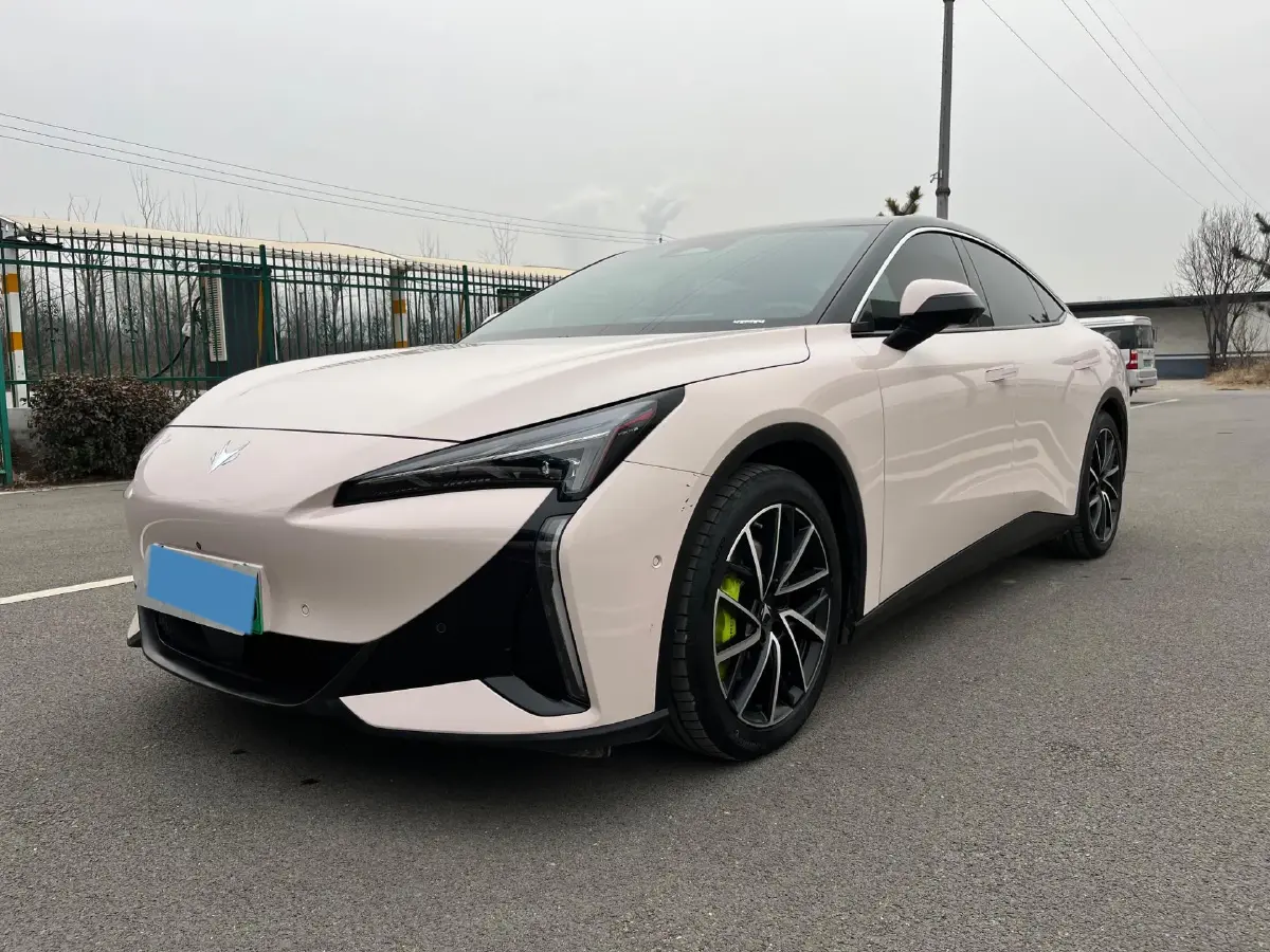 2024 ARCFOX αT5 BEV 79.2KWH