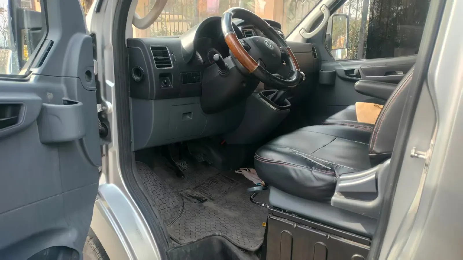 2021 DongFeng DFAC YuFeng 2.0T 136HP L4 6MT,autocango,china used car exporter,china ev exporter,chinese used car exporter,chinese used ev exporter