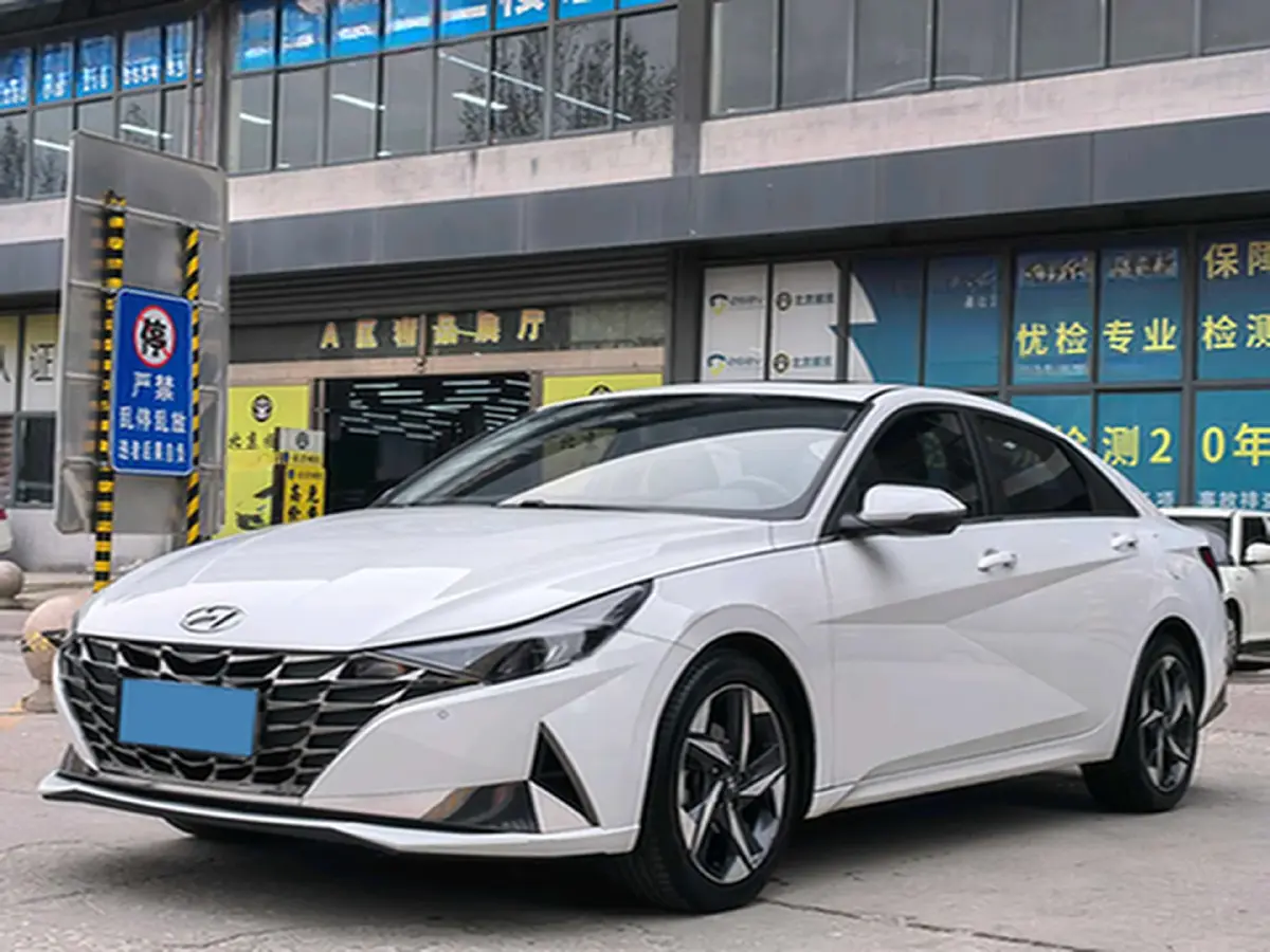 2022 Hyundai Elantra 1.5L 115HP L4 CVT