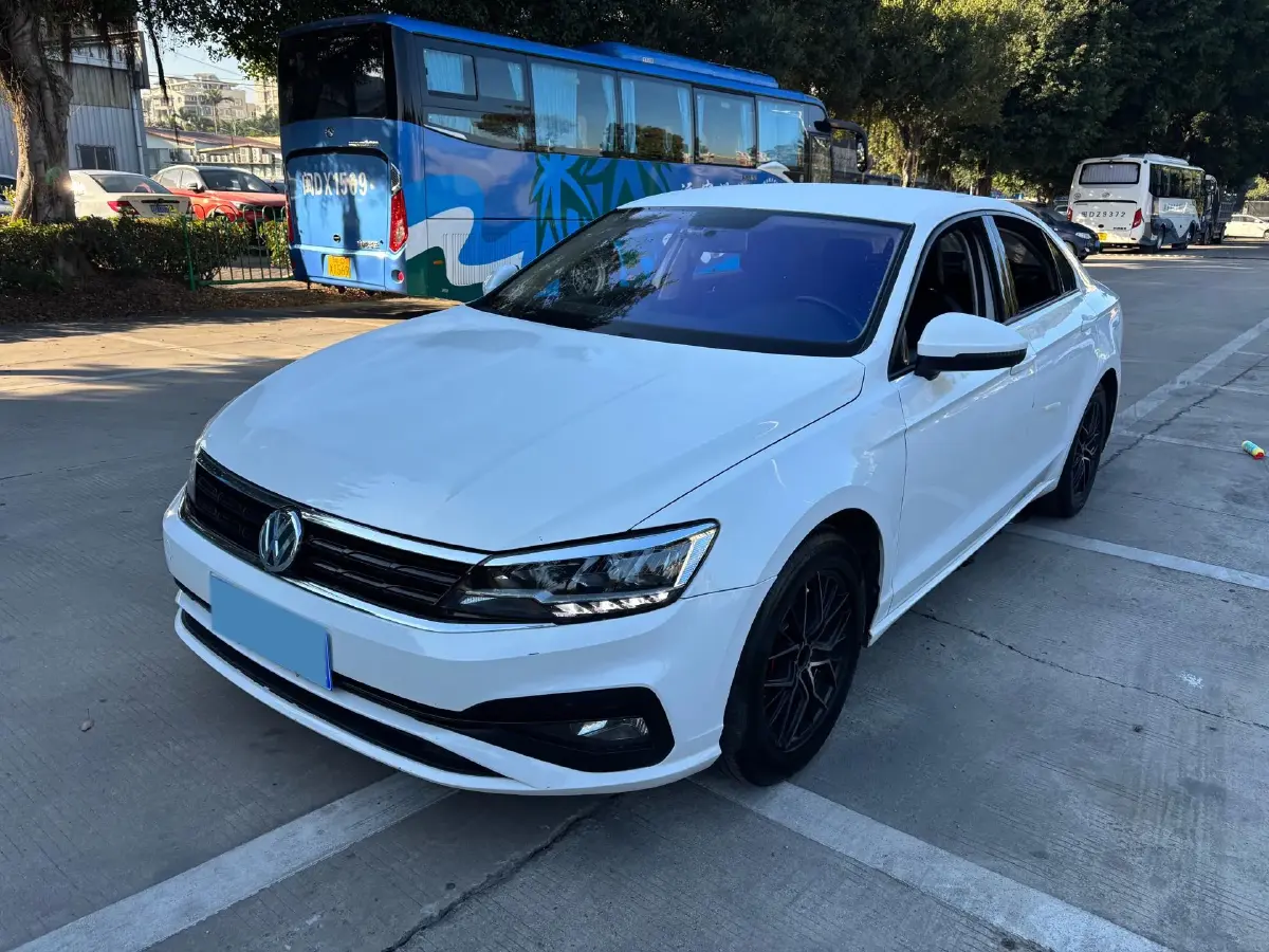 2019 Volkswagen T-Cross 1.4T 150HP L4 7DCT