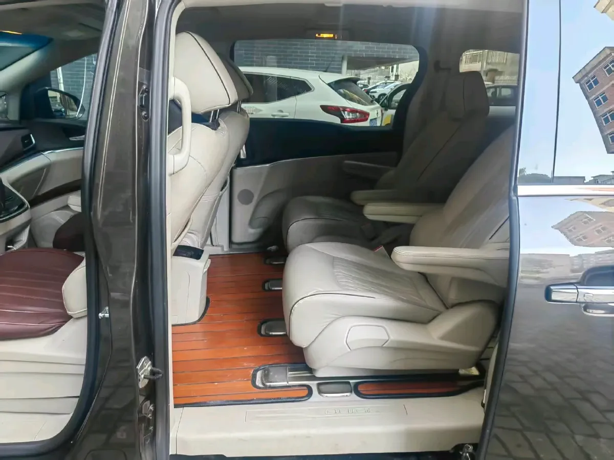 2022 Buick GL8 2.0T 237HP L4 9AT,autocango,china used car exporter,china ev exporter,chinese used car exporter,chinese used ev exporter