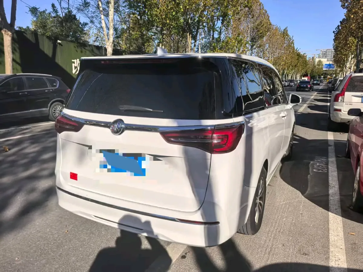 2022 Buick GL8 2.0T 237HP L4 9AT,autocango,china used car exporter,china ev exporter,chinese used car exporter,chinese used ev exporter