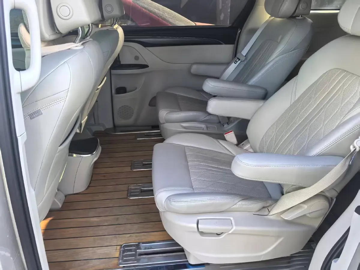 2022 Buick GL8 2.0T 237HP L4 9AT,autocango,china used car exporter,china ev exporter,chinese used car exporter,chinese used ev exporter