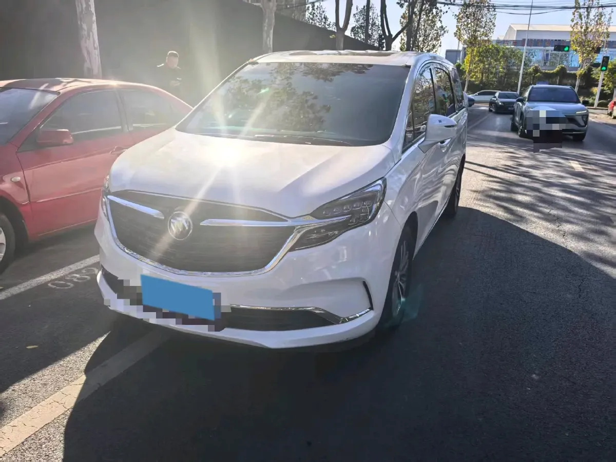 2022 Buick GL8 2.0T 237HP L4 9AT,autocango,china used car exporter,china ev exporter,chinese used car exporter,chinese used ev exporter