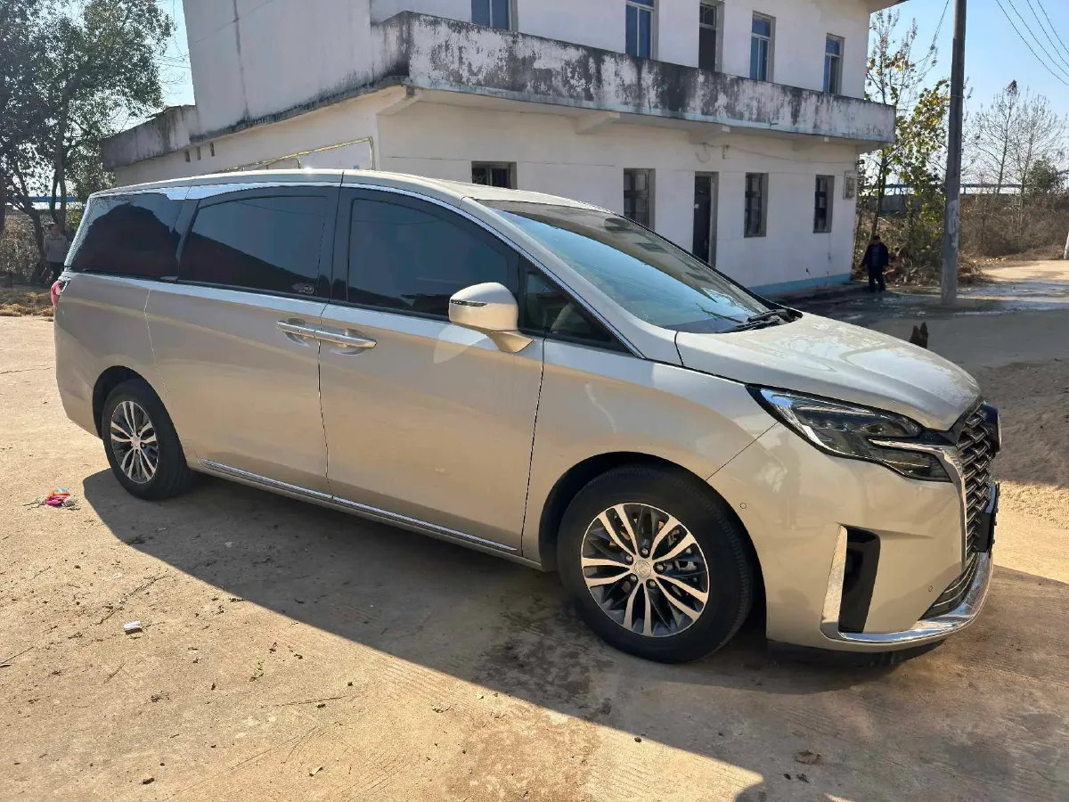 2022 Buick GL8 2.0T 237HP L4 9AT,autocango,china used car exporter,china ev exporter,chinese used car exporter,chinese used ev exporter