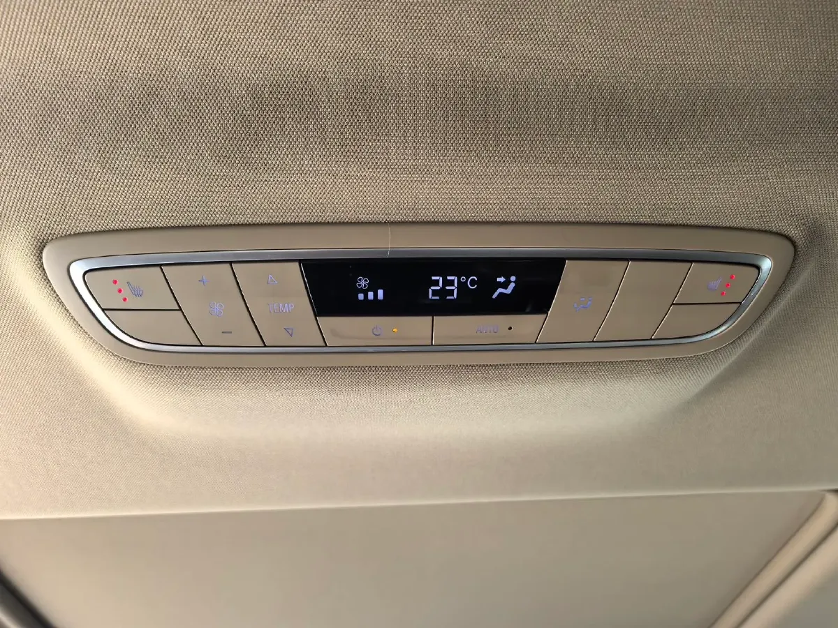 2021 Buick GL8 2.0T 237HP L4 9AT,autocango,china used car exporter,china ev exporter,chinese used car exporter,chinese used ev exporter