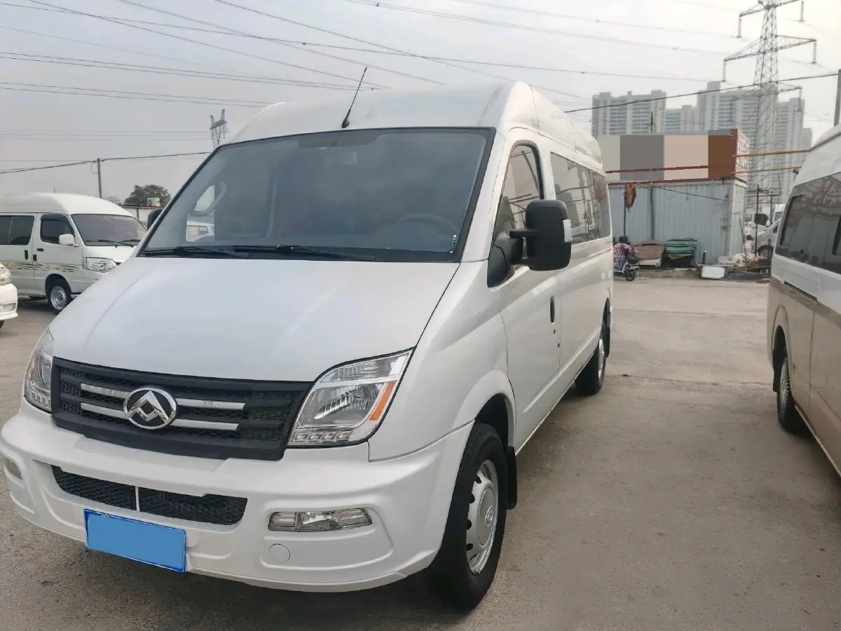 2023 MAXUS XinTu V80 2.0T 127HP L4 6MT