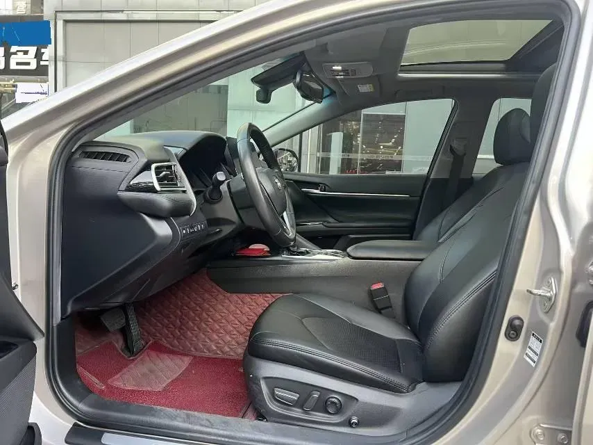 2021 Toyota Camry 2.5L 209HP L4 8AT,autocango,china used car exporter,china ev exporter,chinese used car exporter,chinese used ev exporter