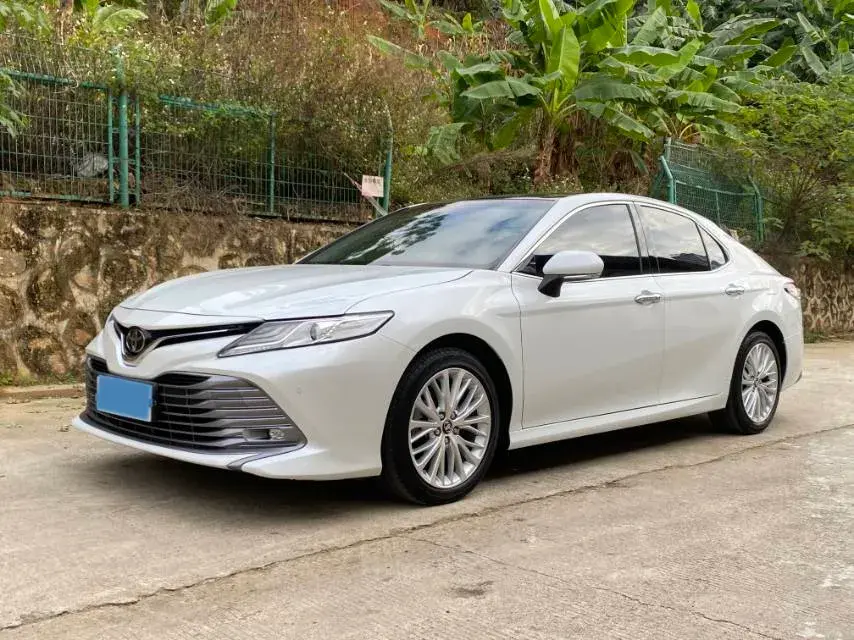2019 Toyota Camry 2.5L 209HP L4 8AT