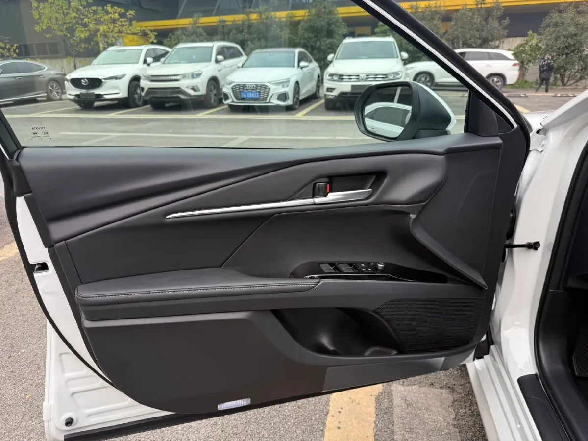 2026 Toyota Camry 2.0L 173HP L4 CVT,autocango,china used car exporter,china ev exporter,chinese used car exporter,chinese used ev exporter