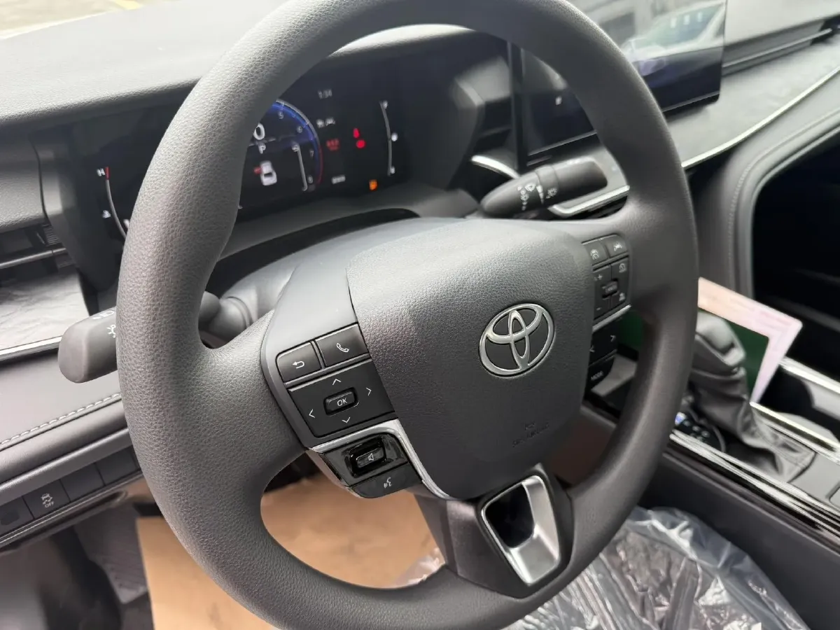 2026 Toyota Camry 2.0L 173HP L4 CVT,autocango,china used car exporter,china ev exporter,chinese used car exporter,chinese used ev exporter