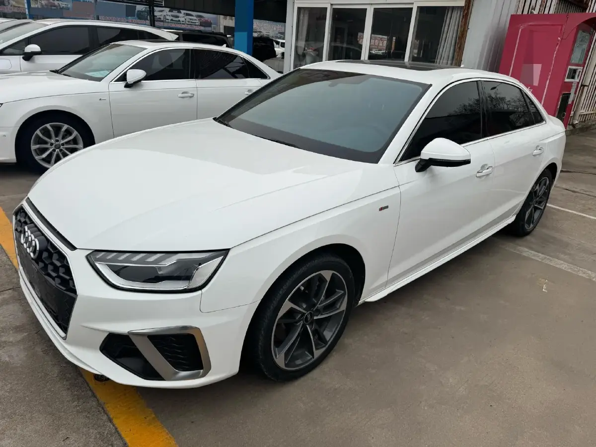 2022 Audi A4L 2.0T 190HP L4 7DCT