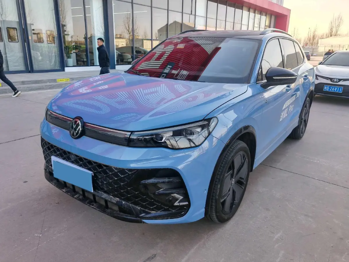 2024 Volkswagen Tiguan L 2.0T 220HP L4 7DCT