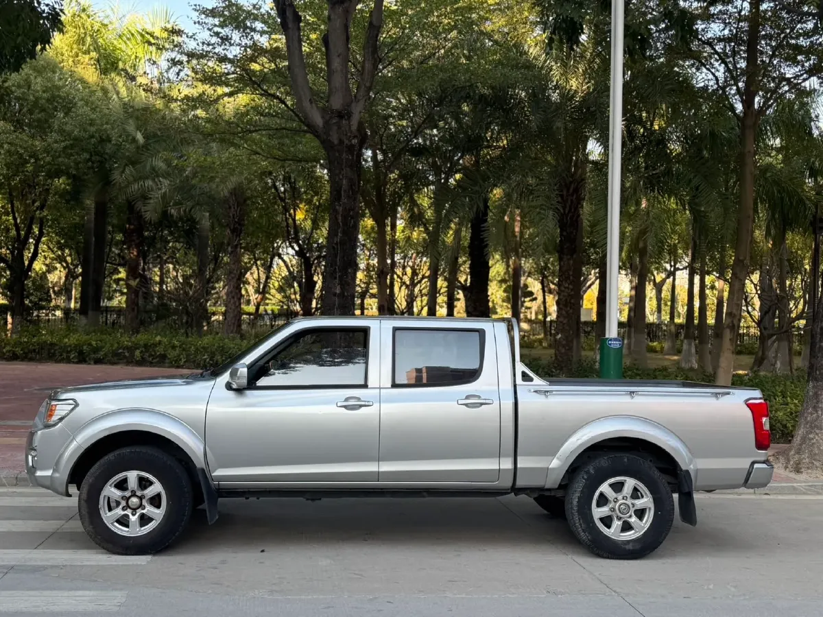 2019 Dongfeng RuiQi 2.4L 158HP L4 5MT,autocango,china used car exporter,china ev exporter,chinese used car exporter,chinese used ev exporter