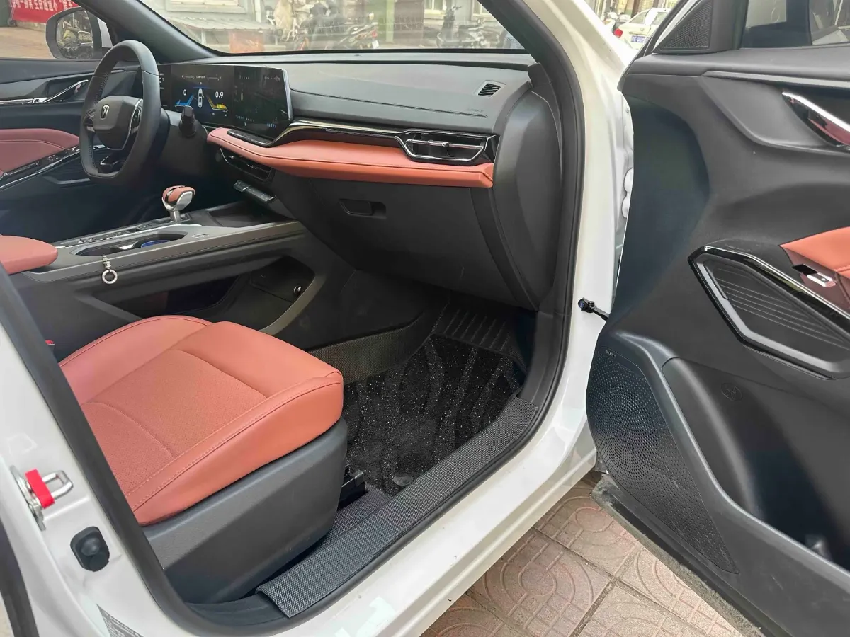 2025 ChangAn X5 PLUS 1.5T 188HP L4 7DCT,autocango,china used car exporter,china ev exporter,chinese used car exporter,chinese used ev exporter