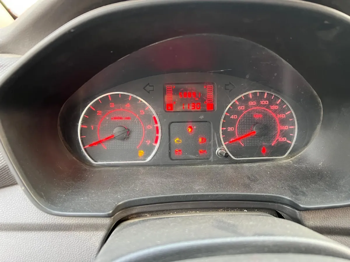 2020 WuLing HongGuang V 1.2L 76HP L4 5MT,autocango,china used car exporter,china ev exporter,chinese used car exporter,chinese used ev exporter