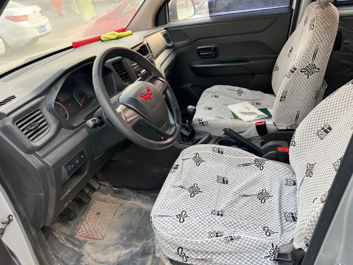 2020 WuLing HongGuang V 1.2L 76HP L4 5MT,autocango,china used car exporter,china ev exporter,chinese used car exporter,chinese used ev exporter