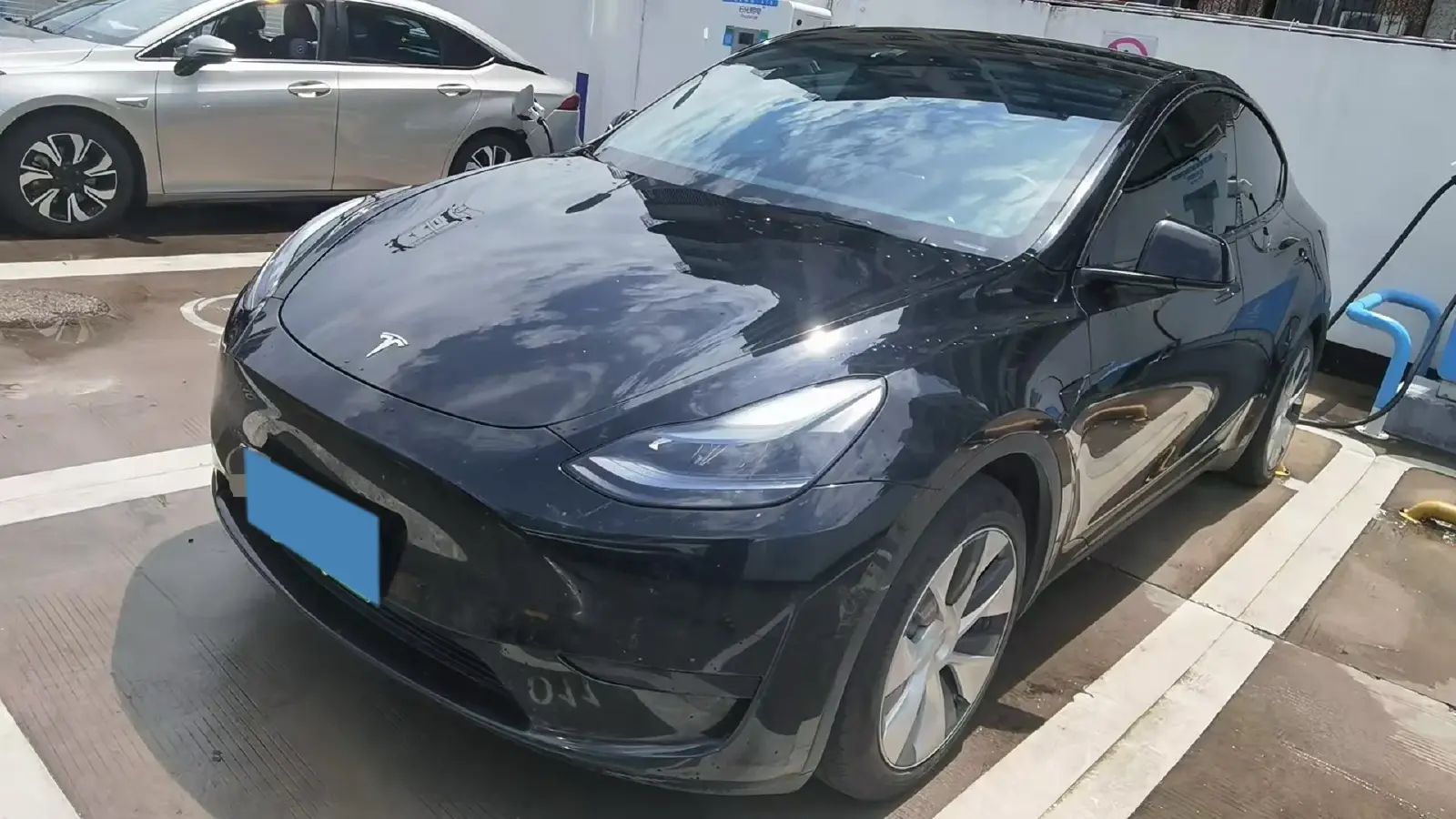 2022 Tesla Model Y BEV 60KWH