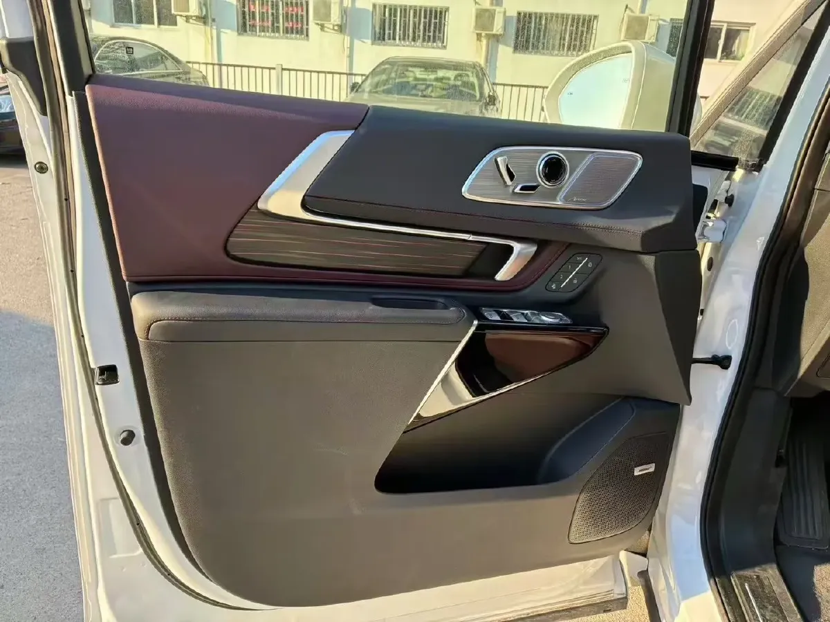 2025 Buick Century 2.0T 237HP L4 9AT,autocango,china used car exporter,china ev exporter,chinese used car exporter,chinese used ev exporter