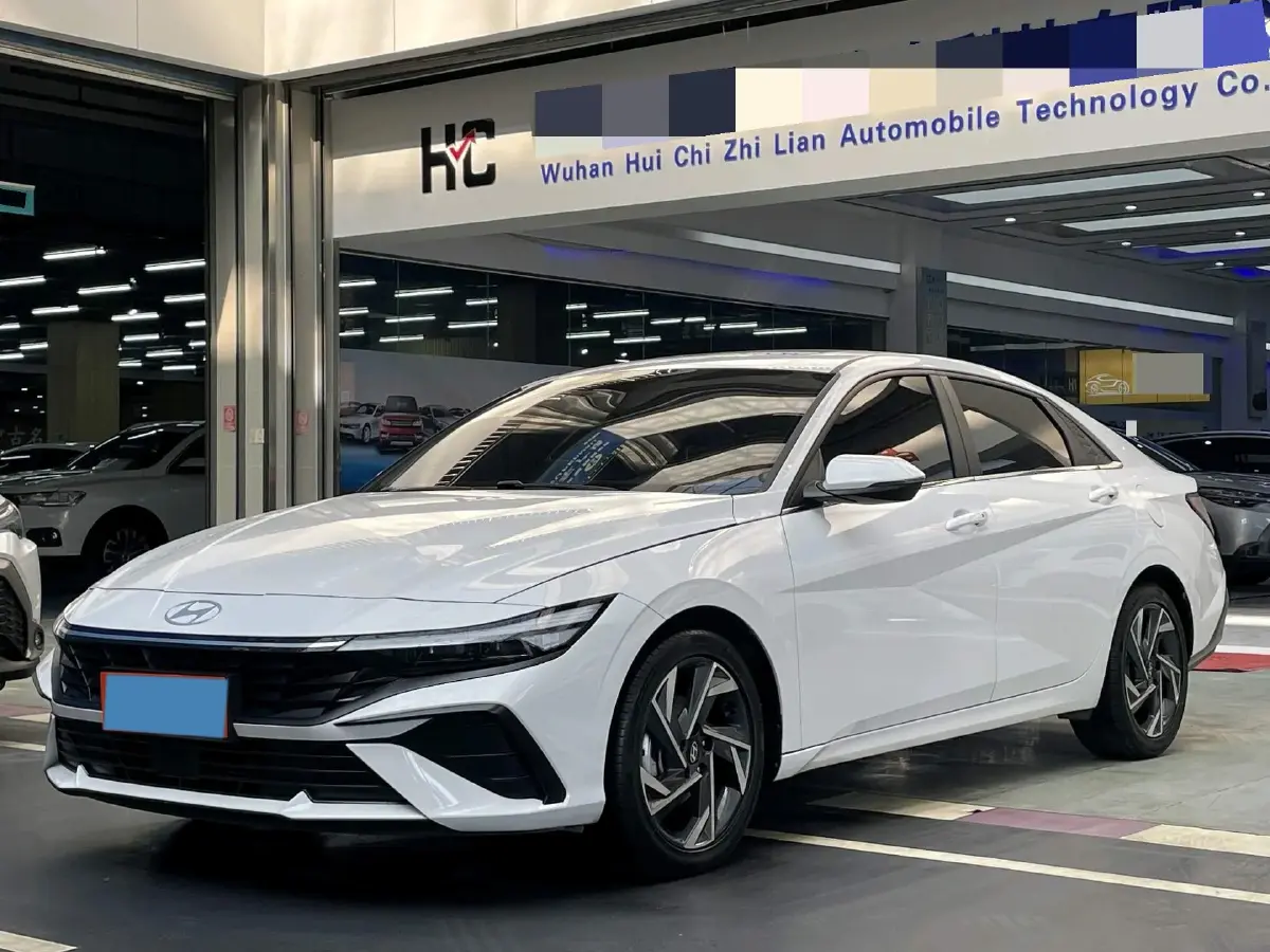 2023 Hyundai Elantra 1.5L 115HP L4 CVT