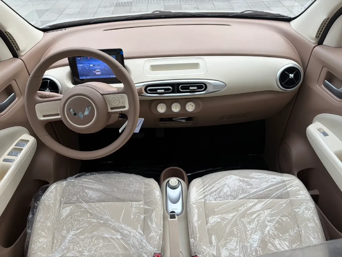 2025 WuLing HongGuang MINI EV BEV 16.2KWH,autocango,china used car exporter,china ev exporter,chinese used car exporter,chinese used ev exporter