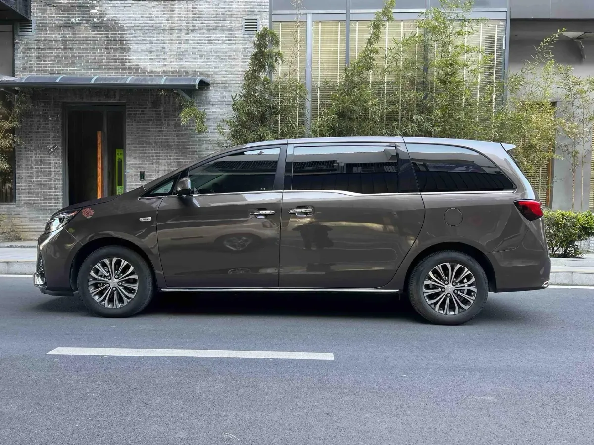 2023 Buick GL8 2.0T 237HP L4 9AT,autocango,china used car exporter,china ev exporter,chinese used car exporter,chinese used ev exporter