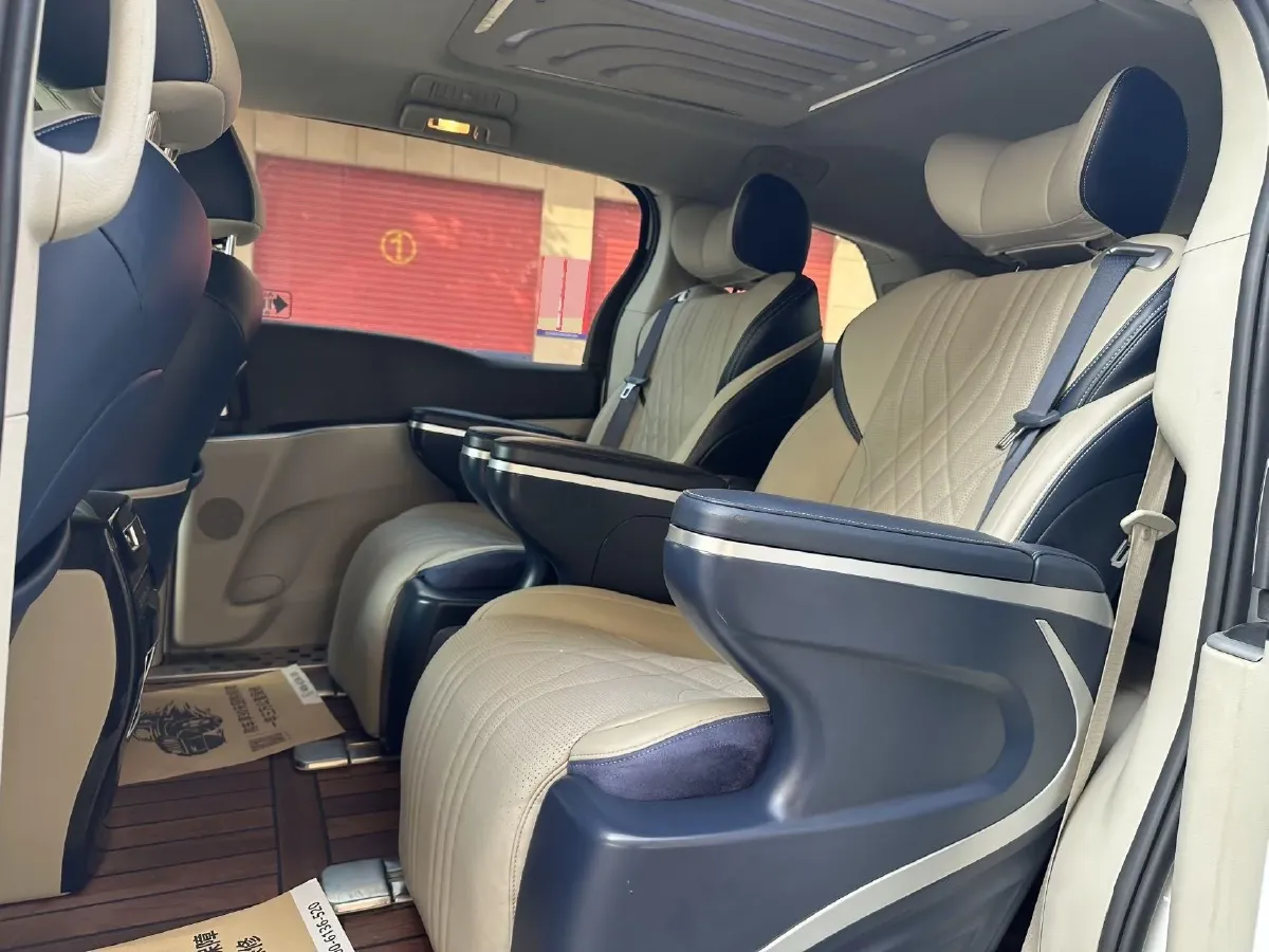 2021 Buick GL8 2.0T 237HP L4 9AT,autocango,china used car exporter,china ev exporter,chinese used car exporter,chinese used ev exporter