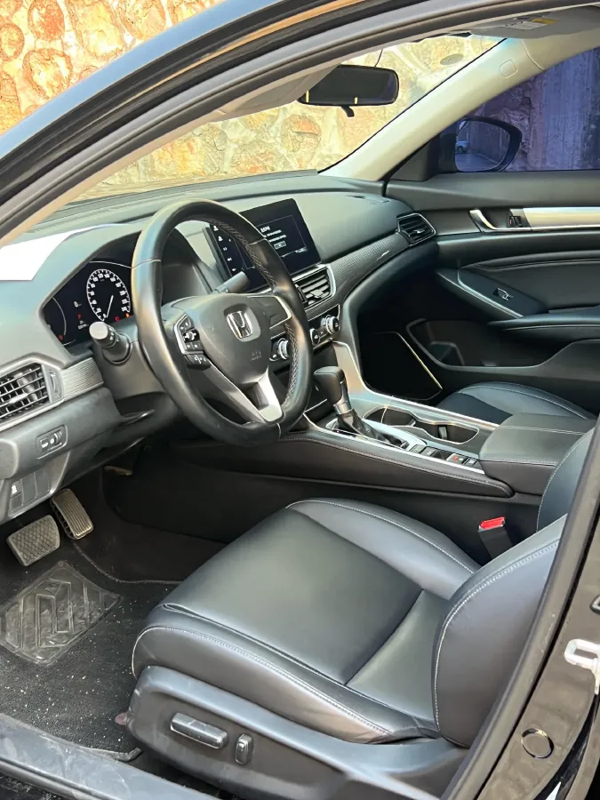 2022 Honda Accord 1.5T 194HP L4 CVT,autocango,china used car exporter,china ev exporter,chinese used car exporter,chinese used ev exporter