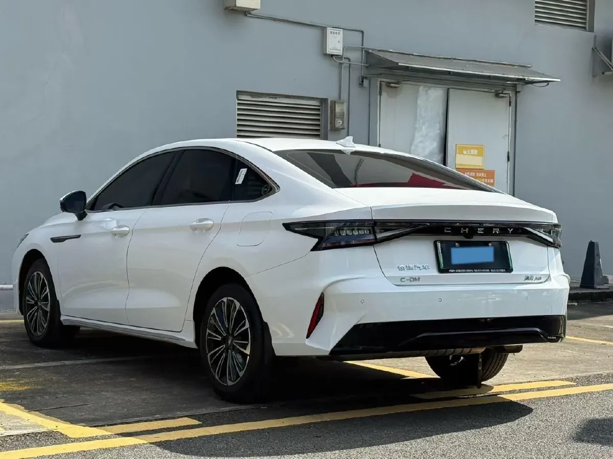 2024 Fulwin FulwinA8 1.5T 156HP L4 1DHT PHEV 18.3KWH,autocango,china used car exporter,china ev exporter,chinese used car exporter,chinese used ev exporter
