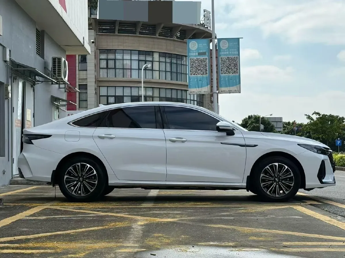 2024 Fulwin FulwinA8 1.5T 156HP L4 1DHT PHEV 18.3KWH,autocango,china used car exporter,china ev exporter,chinese used car exporter,chinese used ev exporter