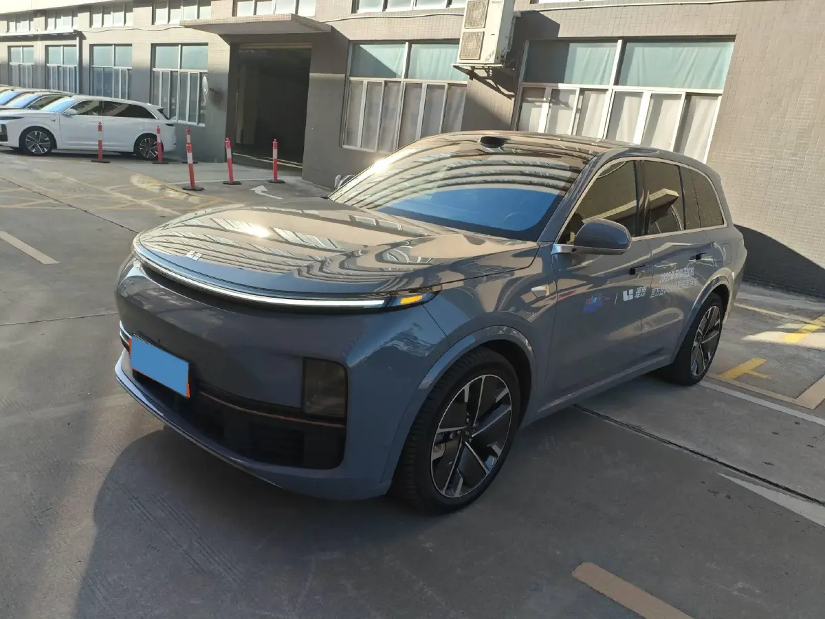 2025 Li L8 Range Extended 154HP REEV