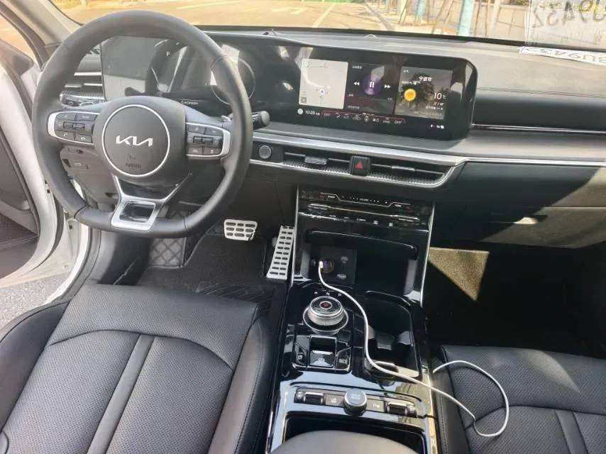 2025 Kia K5 2.0T 240HP L4 8AT,autocango,china used car exporter,china ev exporter,chinese used car exporter,chinese used ev exporter