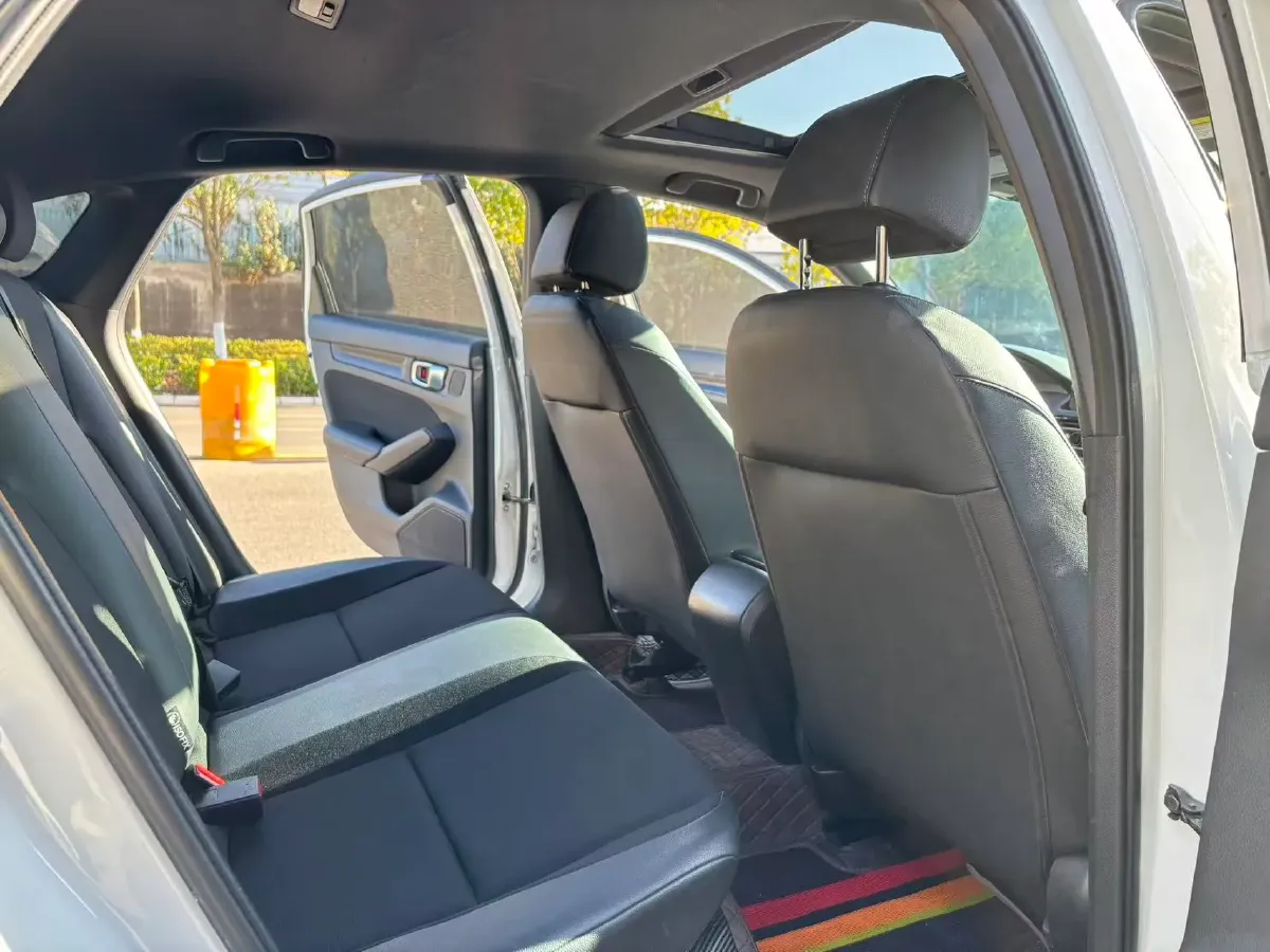 2022 Honda Civic 1.5T 182HP L4 CVT,autocango,china used car exporter,china ev exporter,chinese used car exporter,chinese used ev exporter