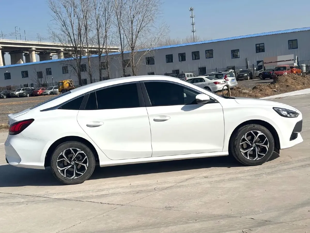 2023 MG 5 1.5L 129HP L4 5MT,autocango,china used car exporter,china ev exporter,chinese used car exporter,chinese used ev exporter