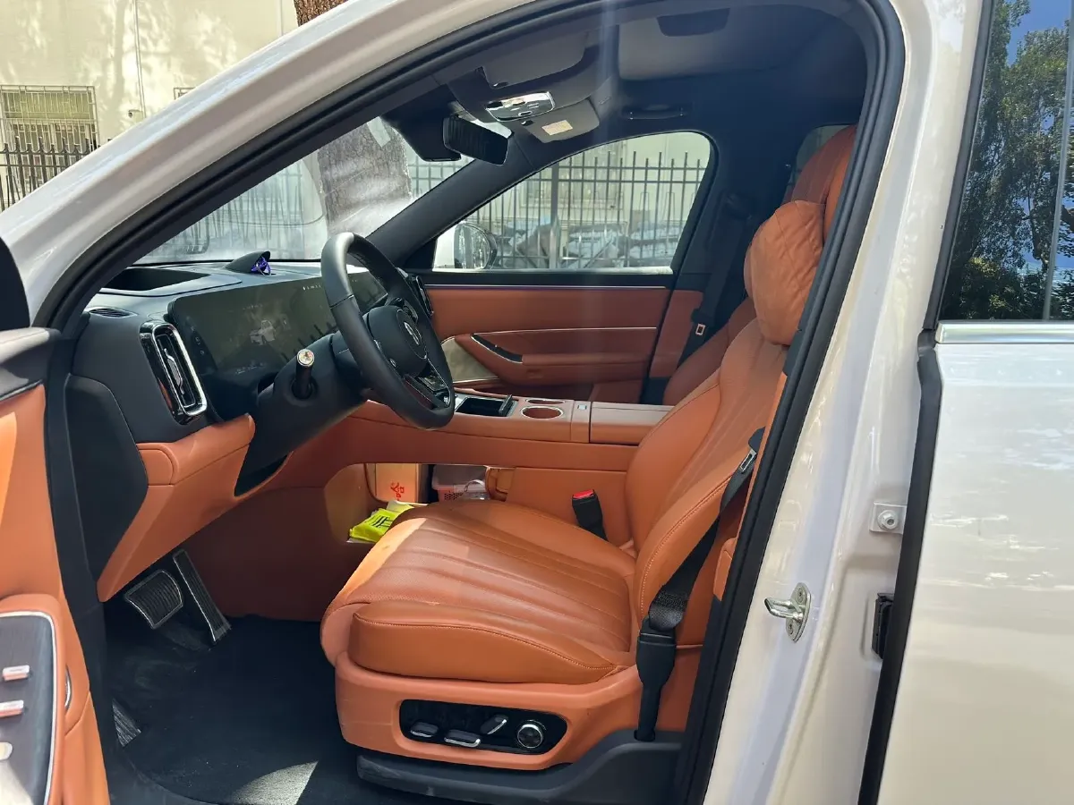 2025 HIMA AITO M8 REEV 160HP REEV 37KWH,autocango,china used car exporter,china ev exporter,chinese used car exporter,chinese used ev exporter