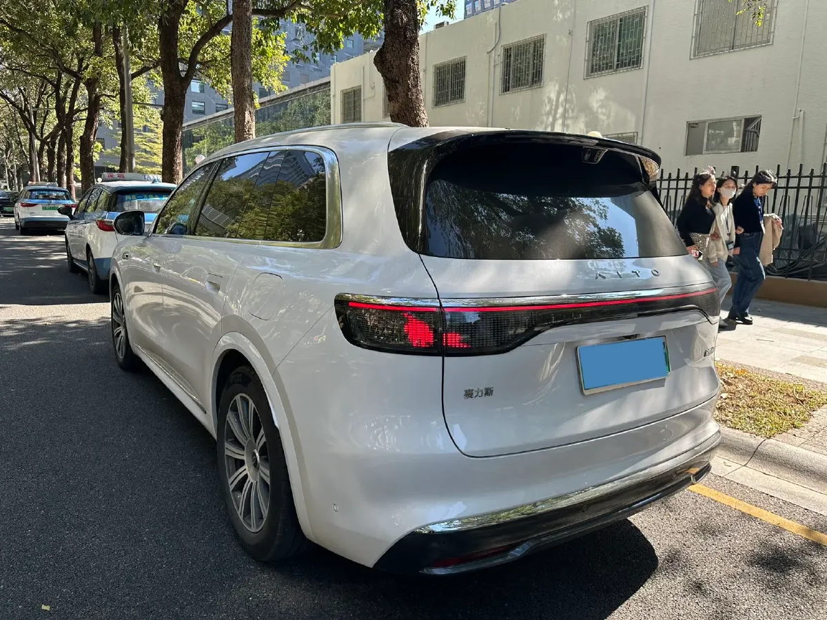 2025 HIMA AITO M8 REEV 160HP REEV 37KWH,autocango,china used car exporter,china ev exporter,chinese used car exporter,chinese used ev exporter