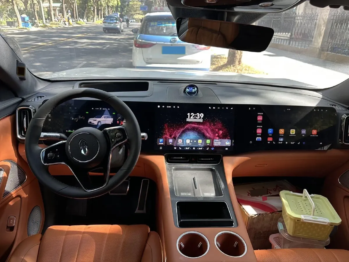 2025 HIMA AITO M8 REEV 160HP REEV 37KWH,autocango,china used car exporter,china ev exporter,chinese used car exporter,chinese used ev exporter