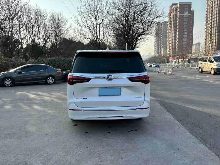 2023 Buick GL8 2.0T 237HP L4 9AT,autocango,china used car exporter,china ev exporter,chinese used car exporter,chinese used ev exporter