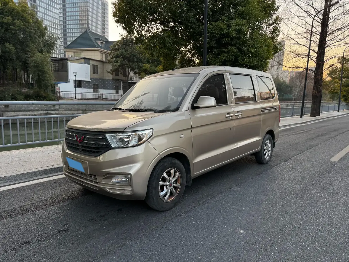 2021 WuLing HongGuang V 1.5L 99HP L4 6MT
