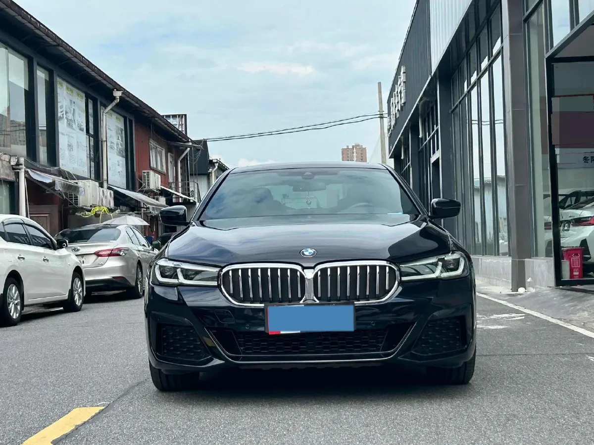 2022 BMW 5 Series 2.0T 252HP L4 8AT,autocango,china used car exporter,china ev exporter,chinese used car exporter,chinese used ev exporter
